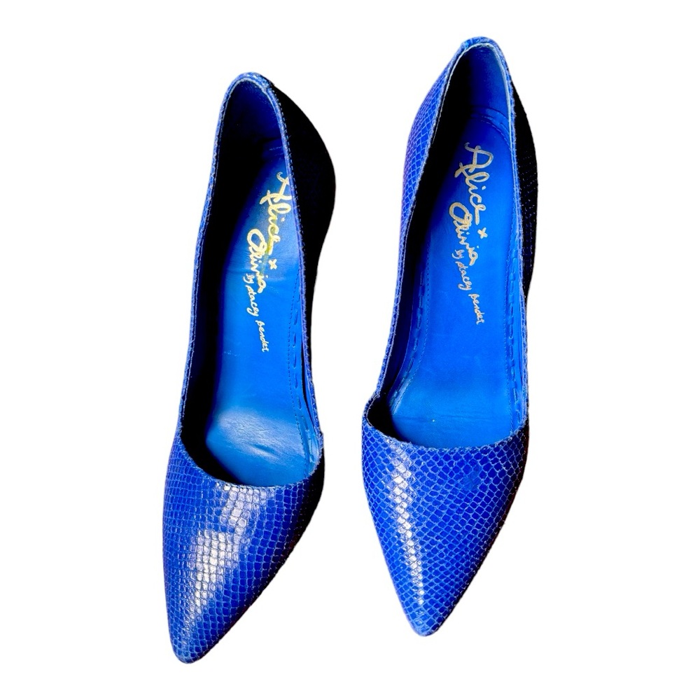 Alice + Olivia by Stacey Bendet Blue Pointed Toe Heels
Size 39.